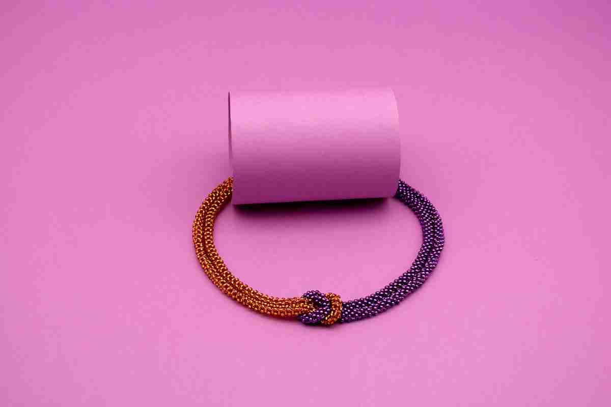 Girocollo con nodo Calamity